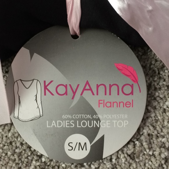 NWT Spa flannel top. 24 “ in length & Chest 18” - Picture 2 of 5